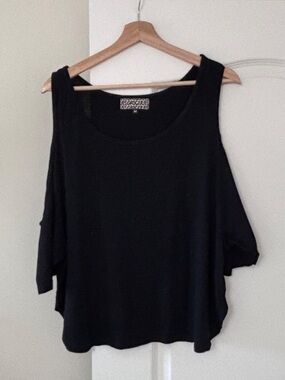 Groceries Hemp Black Cold Shoulder Tee Shirt Women’s Size Medium